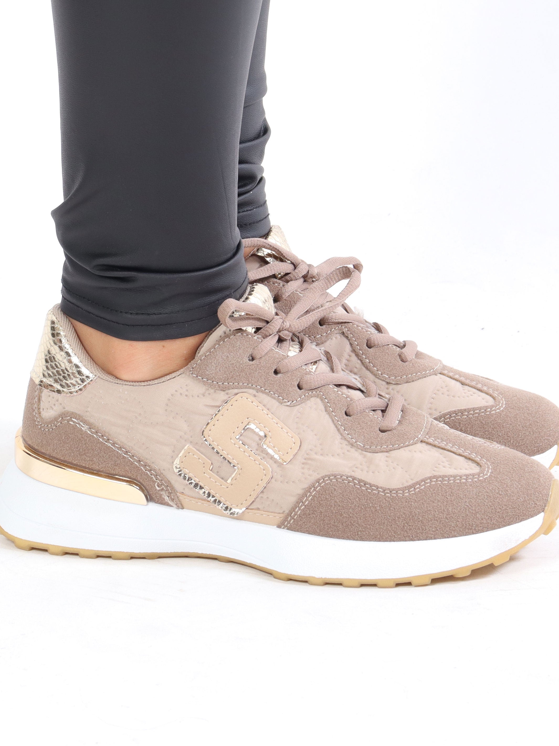 Line - Sneakers med slangeprints detaljer